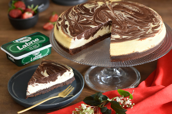 ŞEF DANİLO ZANNA’DAN PINAR LABNELİ MARBLE CHOCOLATE CHEESECAKE