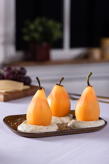 ŞEF DANİLO ZANNA'DAN PINAR LABNE SOSLU ARMUT TATLISI