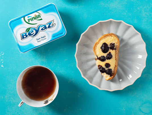 PINAR BEYAZLI PRATİK LEZZET - EKMEK ÜSTÜ CHEESECAKE