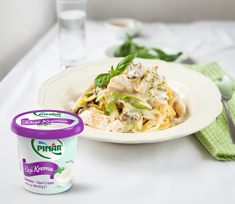 PINAR EKŞİ KREMALI HİNDİLİ MANTARLI MAKARNA